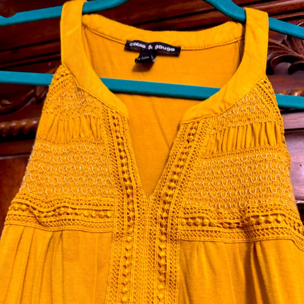Cable & Gauge crochet tank top, large w/floral fringe, slit thigh skirt, medium